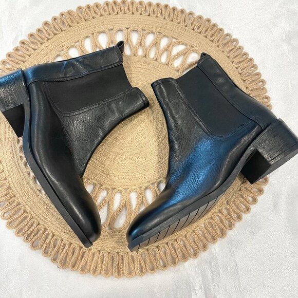 Reaction Kenneth Cole Black Ankle Pull On Leather Boots Size 6.5 - Picture 3 of 7